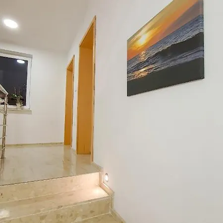 Apartament Pod Zaglami Teresa Strzemkowska *