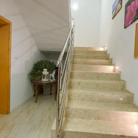 Pod Zaglami Teresa Strzemkowska Apartament Białogóra