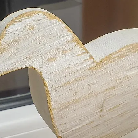 Pod Zaglami Teresa Strzemkowska *