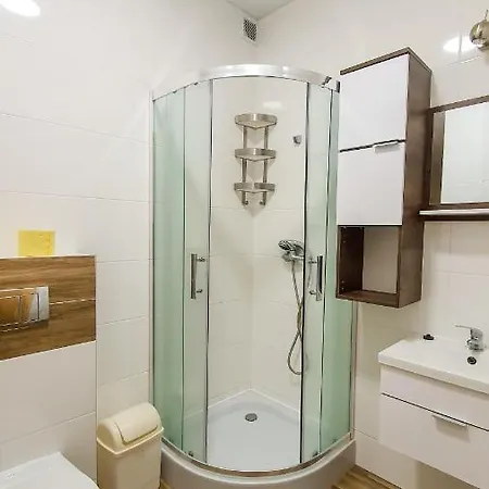 Pod Zaglami Teresa Strzemkowska * Białogóra