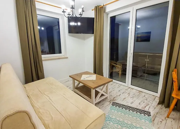 Pod Zaglami Teresa Strzemkowska