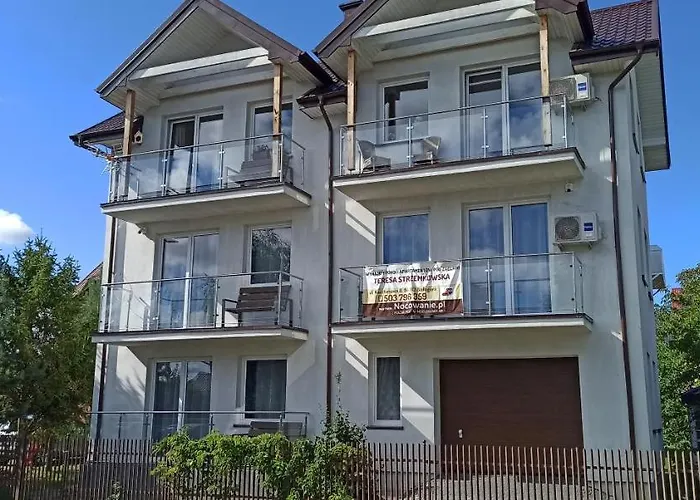 Pod Zaglami Teresa Strzemkowska *