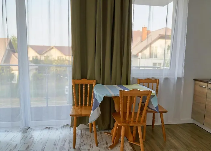 Pod Zaglami Teresa Strzemkowska *