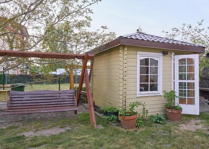 Pod Zaglami Teresa Strzemkowska